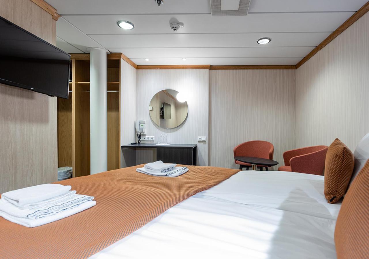 Hotel Viking Line Ferry Gabriella - 2-Night Cruise Stockholm-Helsinki-Stockholm Pokoj fotografie